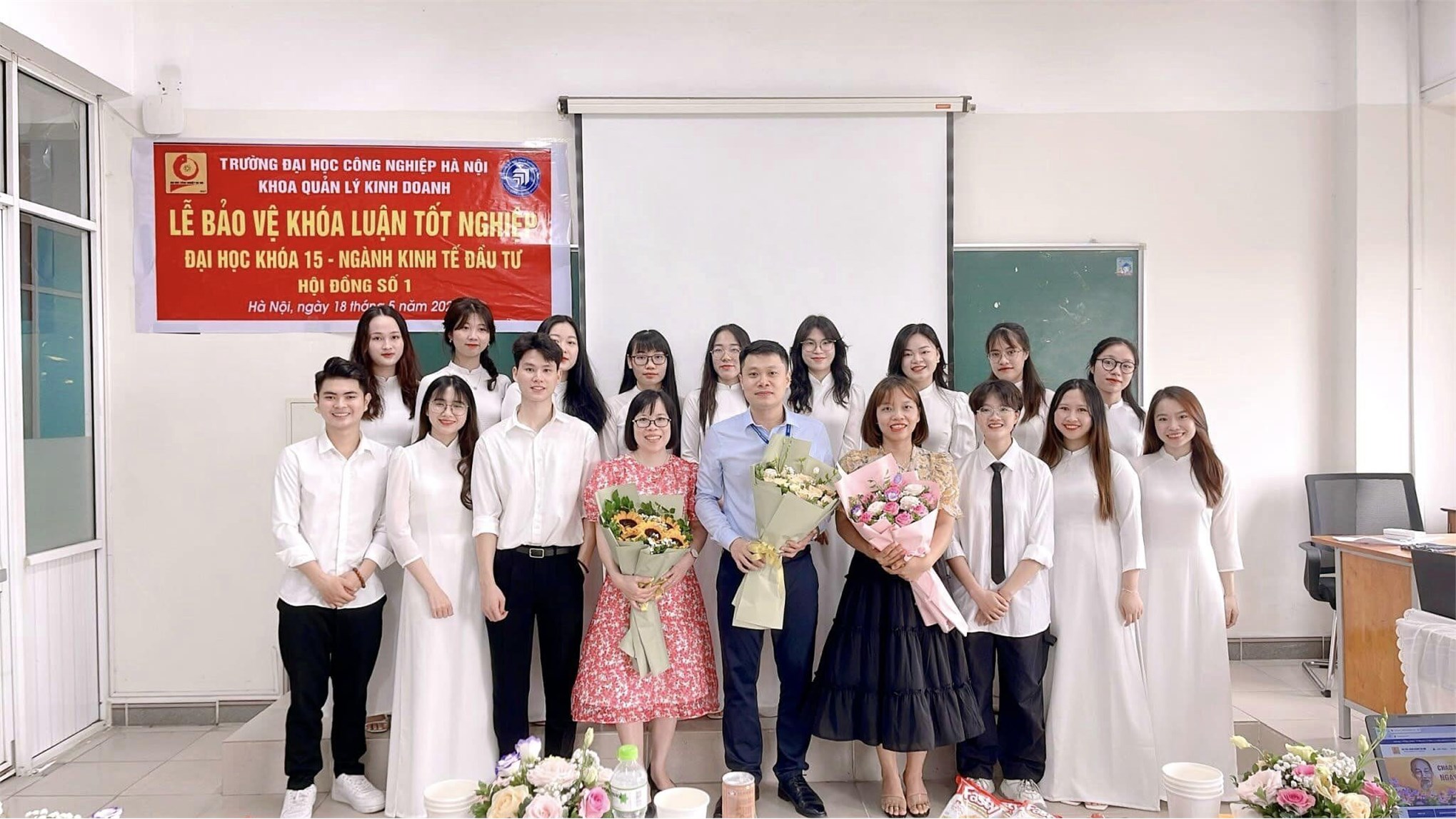 HaUI Graduation Season: A Season Filled with Love