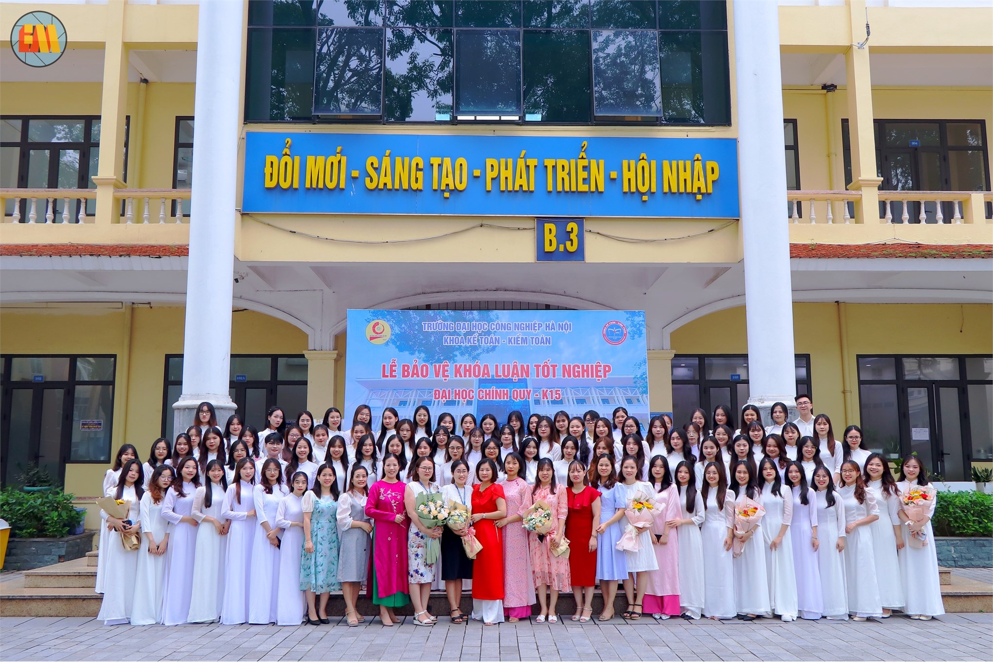 HaUI Graduation Season: A Season Filled with Love