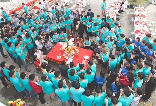 Vui Tết cổ truyền Bunpimay 2559 (CHDCND Lào) tại Đại học Công nghiệp Hà Nội