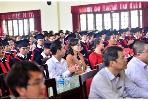 Lễ tốt nghiệp cho LHS Lào khóa 6 ngành Tài chính Ngân hàng