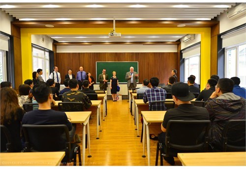 Đón tiếp và làm việc với đoàn công tác trường ĐH York St John (Anh Quốc)