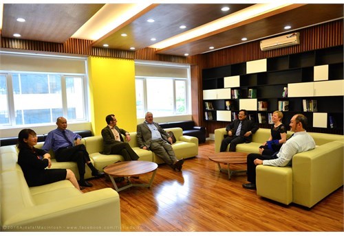 Đón tiếp và làm việc với đoàn công tác trường ĐH York St John (Anh Quốc)