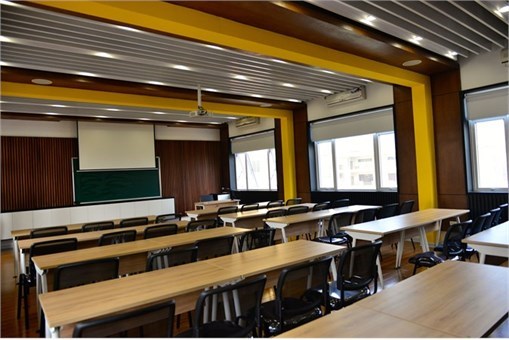 Đón tiếp và làm việc với Trường Đại học Frostburg (Hoa Kỳ)