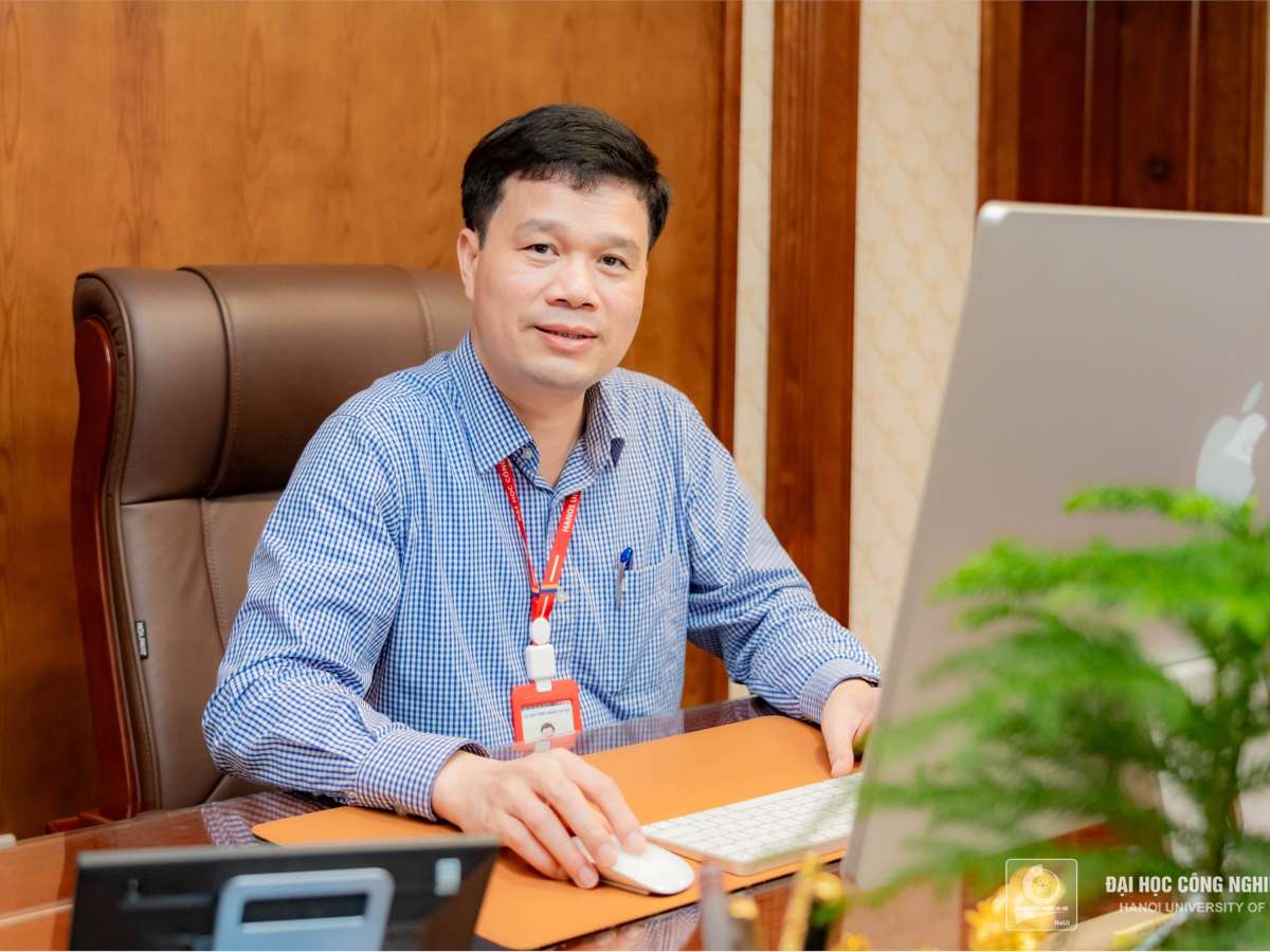 HaUI leading the digital transformation and smart governance trend