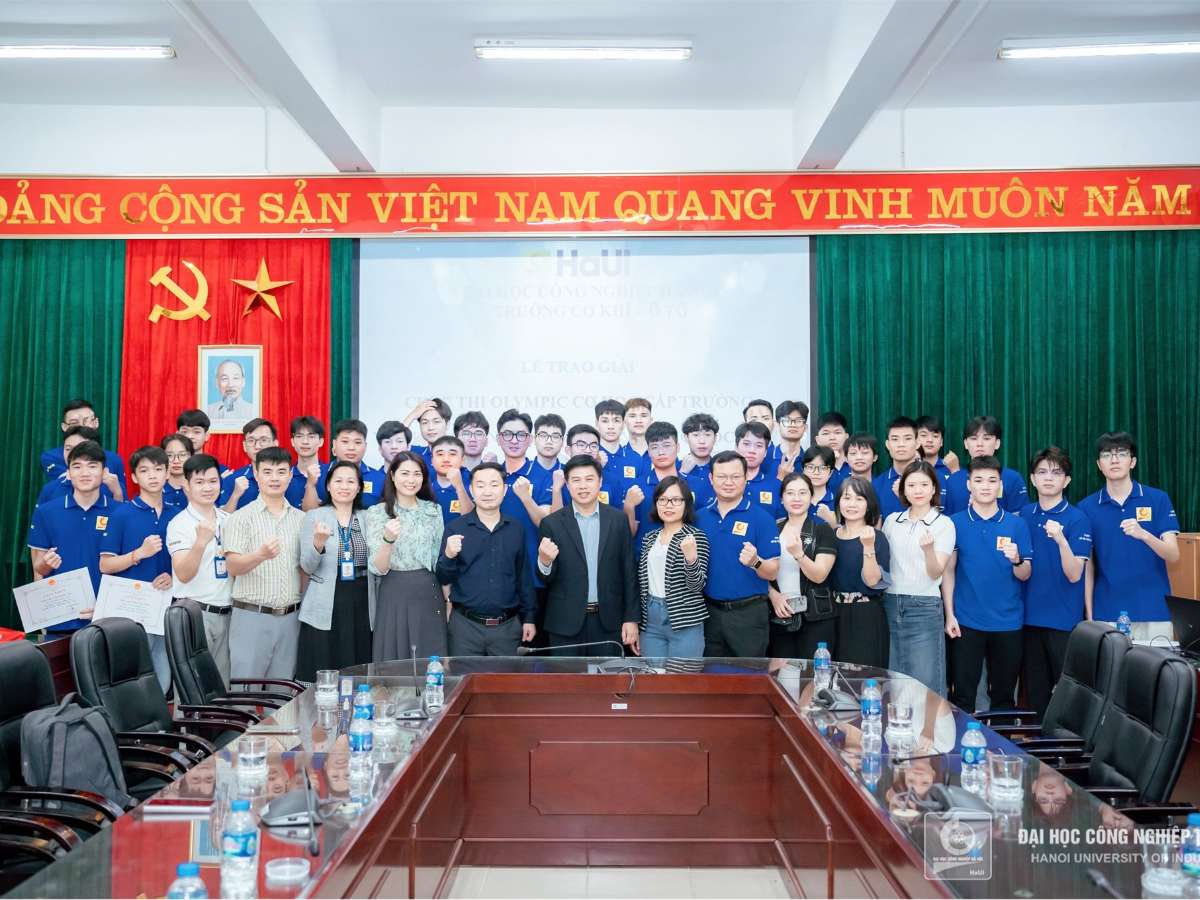 HaUI students ready to conquer the 35th National Mechanics Olympiad