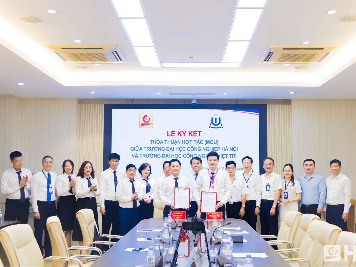 Strategic cooperation agreement signed between Hanoi University of Industry and Viet Tri University of Industry