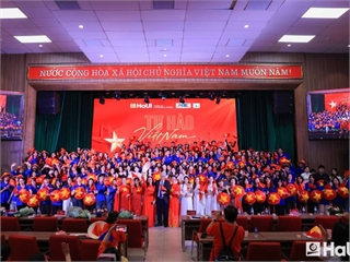 Symbols of unity and identity: HaUI students in the colors of the Nation