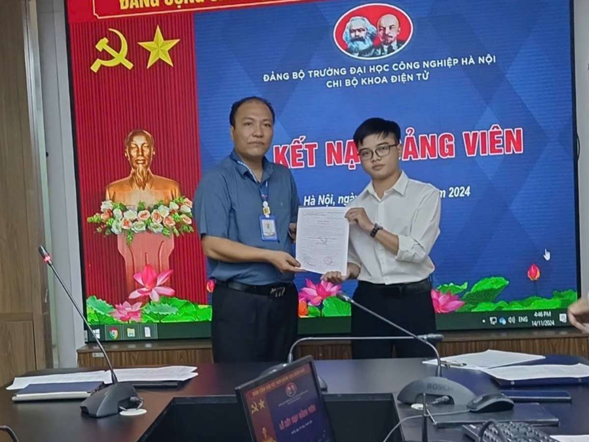 Outstanding students from a National Strategy: The story of Semiconductor training at HaUI