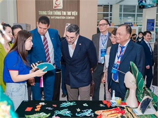 [daibieunhandan] Ngày hội Đổi mới sáng tạo - HaUI Innovation Day 2025: Diễn đàn kết nối doanh nghiệp với gần 1.000 sinh viên