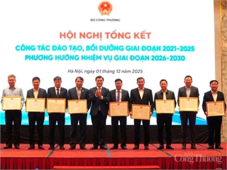 [baokiemtoan] Vinh danh các tập thể, cá nhân tiêu biểu trong lĩnh vực giáo dục