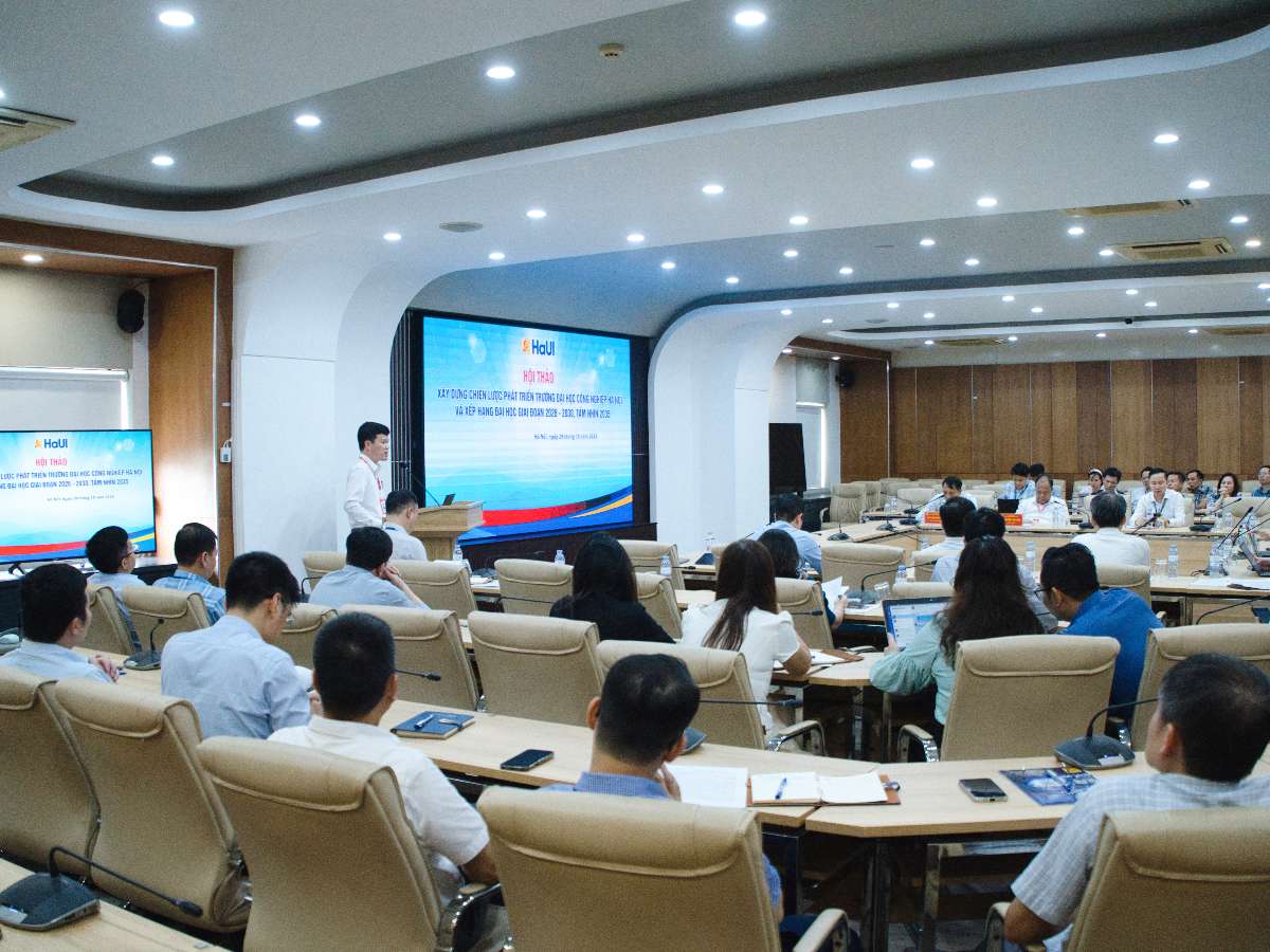 Hội thảo khoa học: Chiến lược 2026-2030, HaUI trở thành đại học định hướng đổi mới sáng tạo, phát triển bền vững