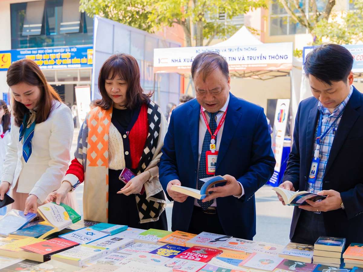 Tổ chức ngày Hội sách lần thứ hai