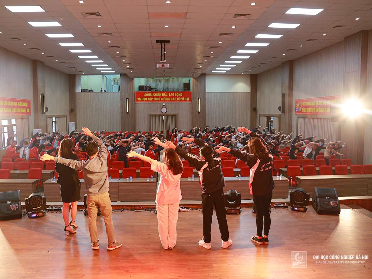 Tập huấn kĩ năng Cán bộ lớp hệ Đại học khóa 20, Cao đẳng khóa 27