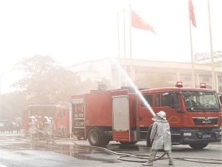 [hanoi] Tuyên truyền, trải nghiệm và thực tập phương án chữa cháy, cứu nạn cứu hộ tại trường Đại học Công nghiệp Hà Nội
