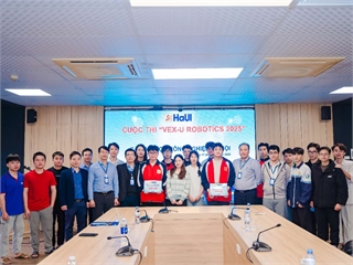 Đội tuyển SMAE3 vô địch VEX-U ROBOTIC 2025 cấp trường