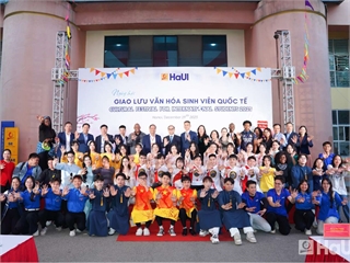 HaUI strengthens international ties at the Cultural Festival for International Students 2025