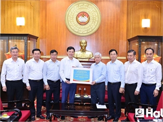 Hanoi University of Industry and four universities under the Ministry of Industry and Trade donate VND 2 billion to support flood-affected communities