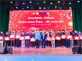 HaUI trao tặng 360 suất quà Tết trong chương trình “Xuân đoàn viên– Tết sum vầy” năm 2026