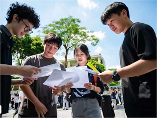 [znews] Nhiều đại học xóa sổ hàng loạt tổ hợp