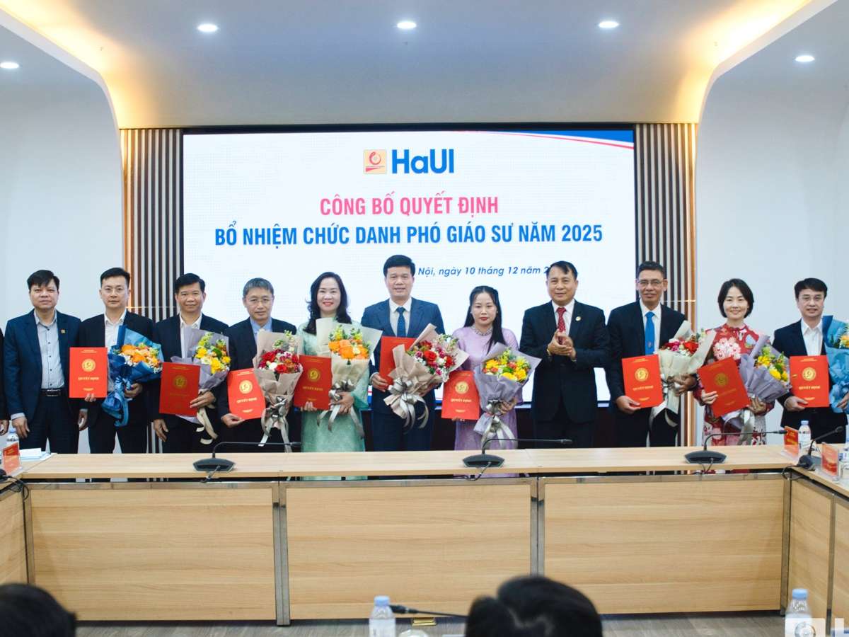 HaUI affirms stature as innovation university: 11 Associate Professors honored in 2025