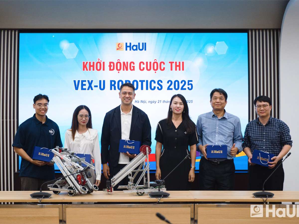 Tổ chức cuộc thi "VEX-U ROBOTIC NĂM 2025" cấp trường Đại học Công nghiệp Hà Nội