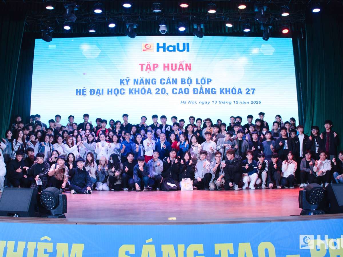 HaUI strengthens leadership capacity for student class officers in the new development phase