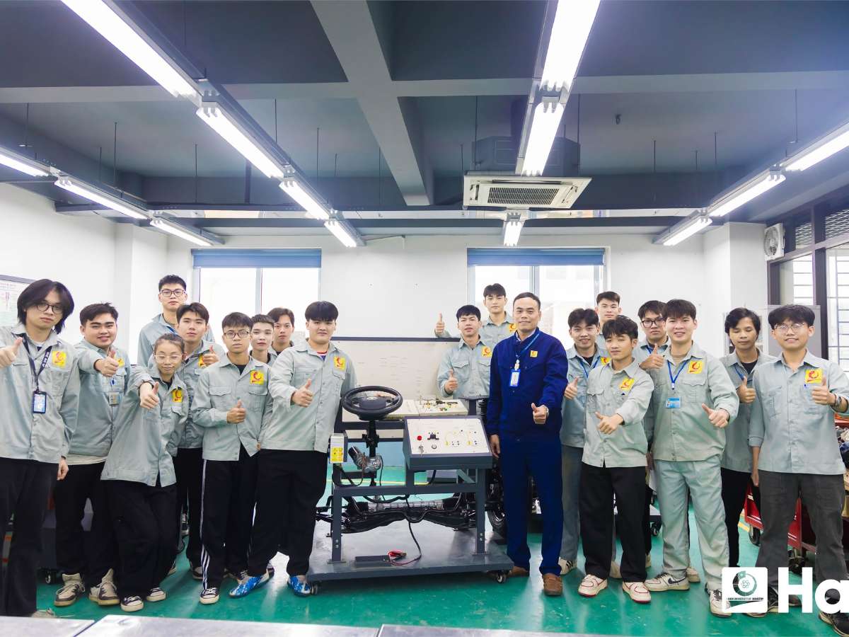 Behind the Fuel-efficient driving team’s success: The dedicated teacher