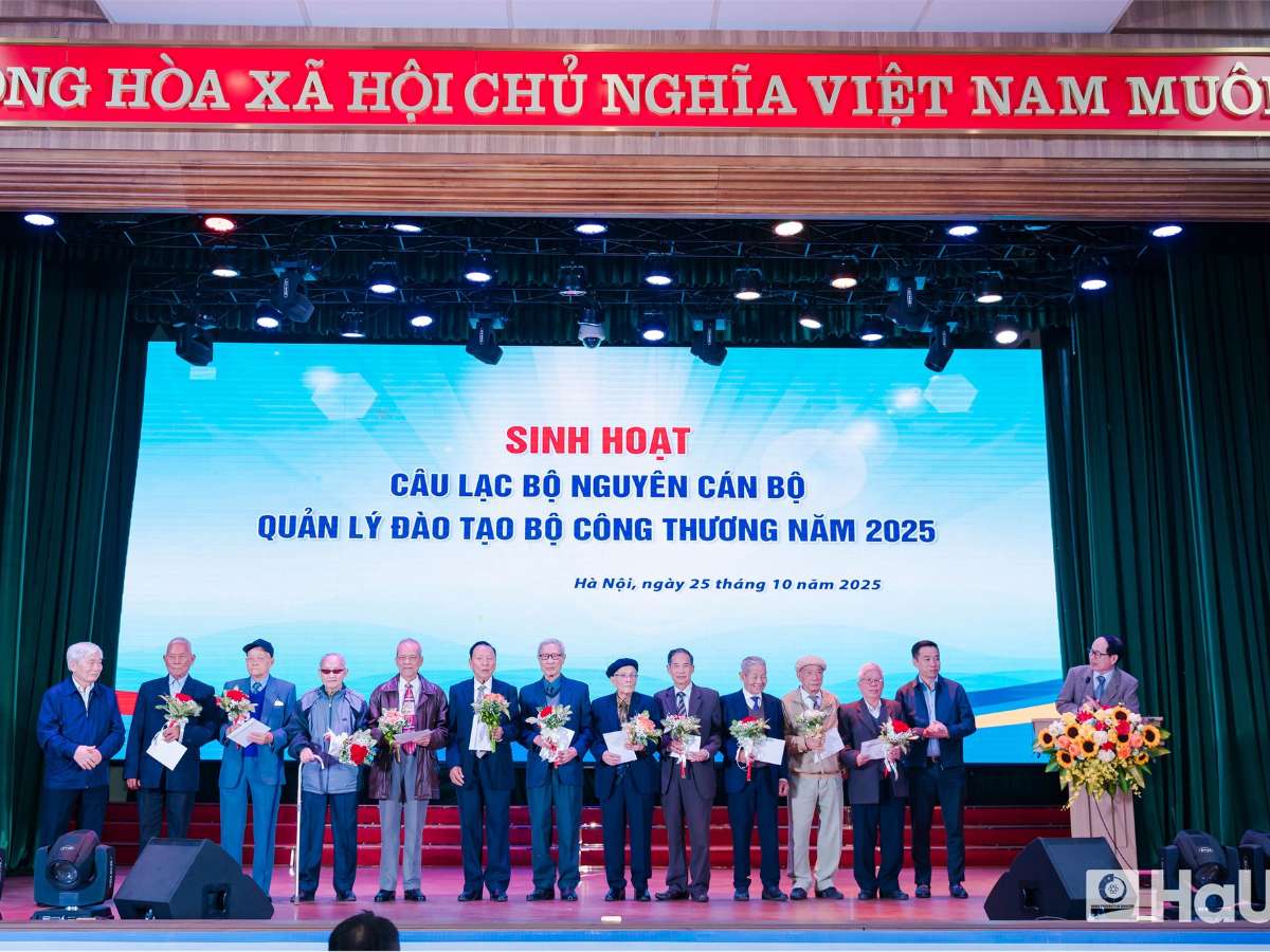 Generations of training management leaders of the Ministry of Industry and Trade sustain momentum for educational innovation