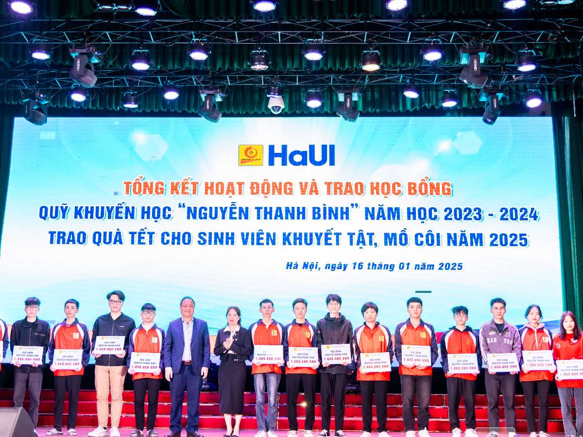 Tổ chức Bồi dưỡng kỹ năng cho đội ngũ cố vấn học tập và chuyên viên hỗ trợ người học và Trao quà tết cho sinh viên mồ côi và khuyết tật tại cơ sở 3 năm 2026