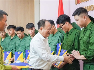 [baobacninh] Ngày hội tòng quân trên quê hương Bắc Ninh: Sức trẻ tiếp bước truyền thống