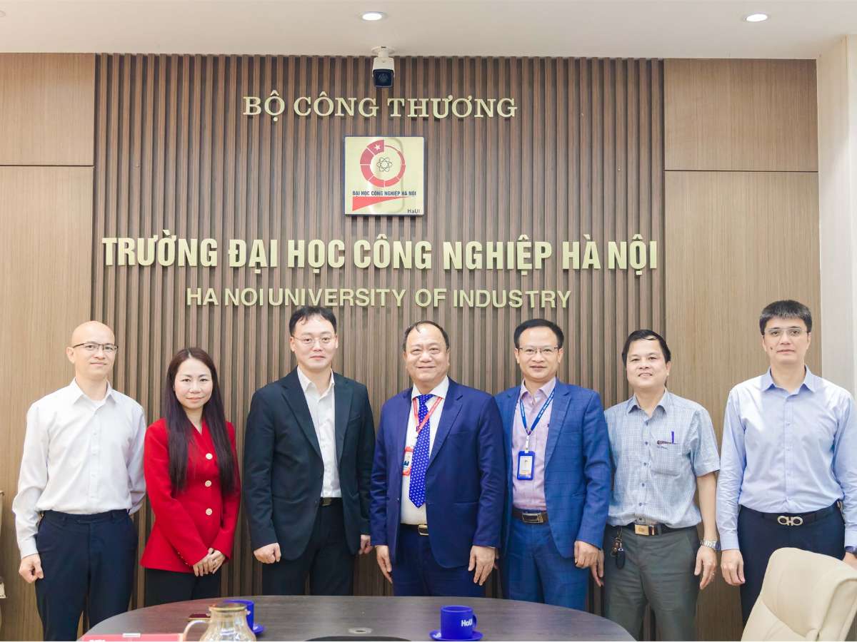 Hanoi University of Industry and Optrontec Vina Co., Ltd. strengthen cooperation to enhance practical training for students