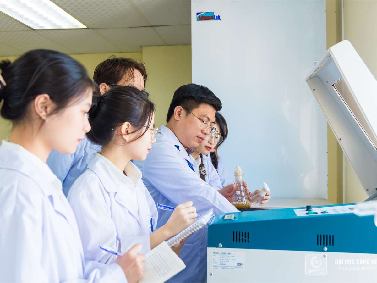 [giaoduc] Nhiều CSGDĐH mở loạt ngành, chương trình mới và công bố mức học phí năm 2026