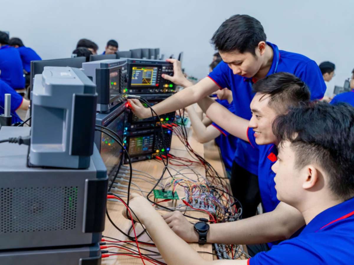 [giaoduc] HaUI mở ngành Vi mạch bán dẫn với chương trình đào tạo theo định hướng "thiết kế không xưởng"