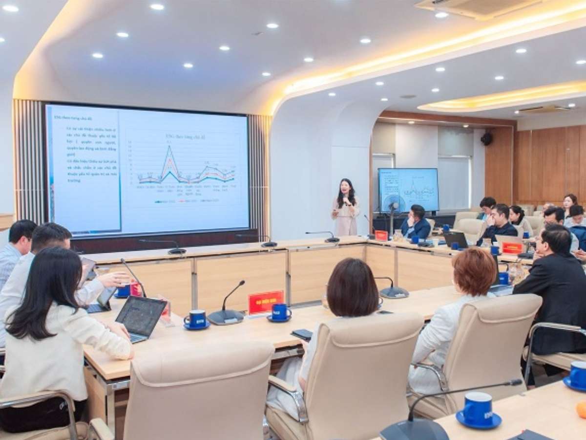 [tapchicongthuong] Hội nghị bàn tròn ESG: Thúc đẩy thực thi chính sách ESG từ cam kết đến hành động