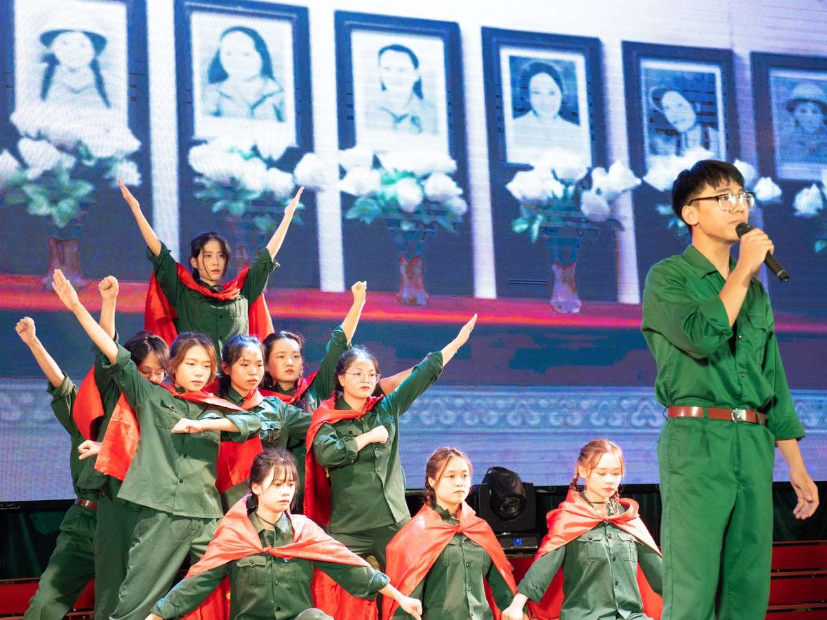 Tổ chức Cuộc thi “Lý luận trẻ HaUI” năm 2025