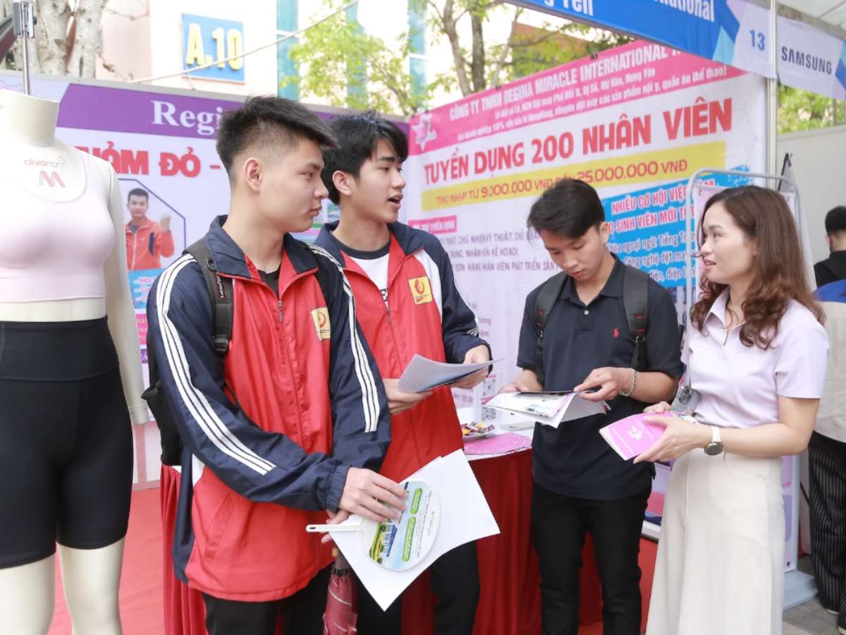 [danviet] Mức lương của sinh viên mới ra trường 2026: Có nơi tiết lộ lên tới 25 triệu đồng/tháng