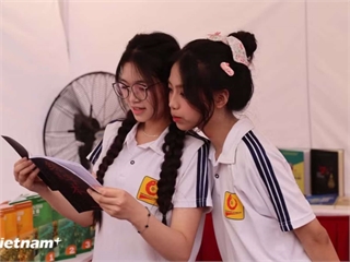 [vietnamplus] Ngày hội Giao lưu văn hóa Việt-Trung: Không gian sôi động kết nối giới trẻ
