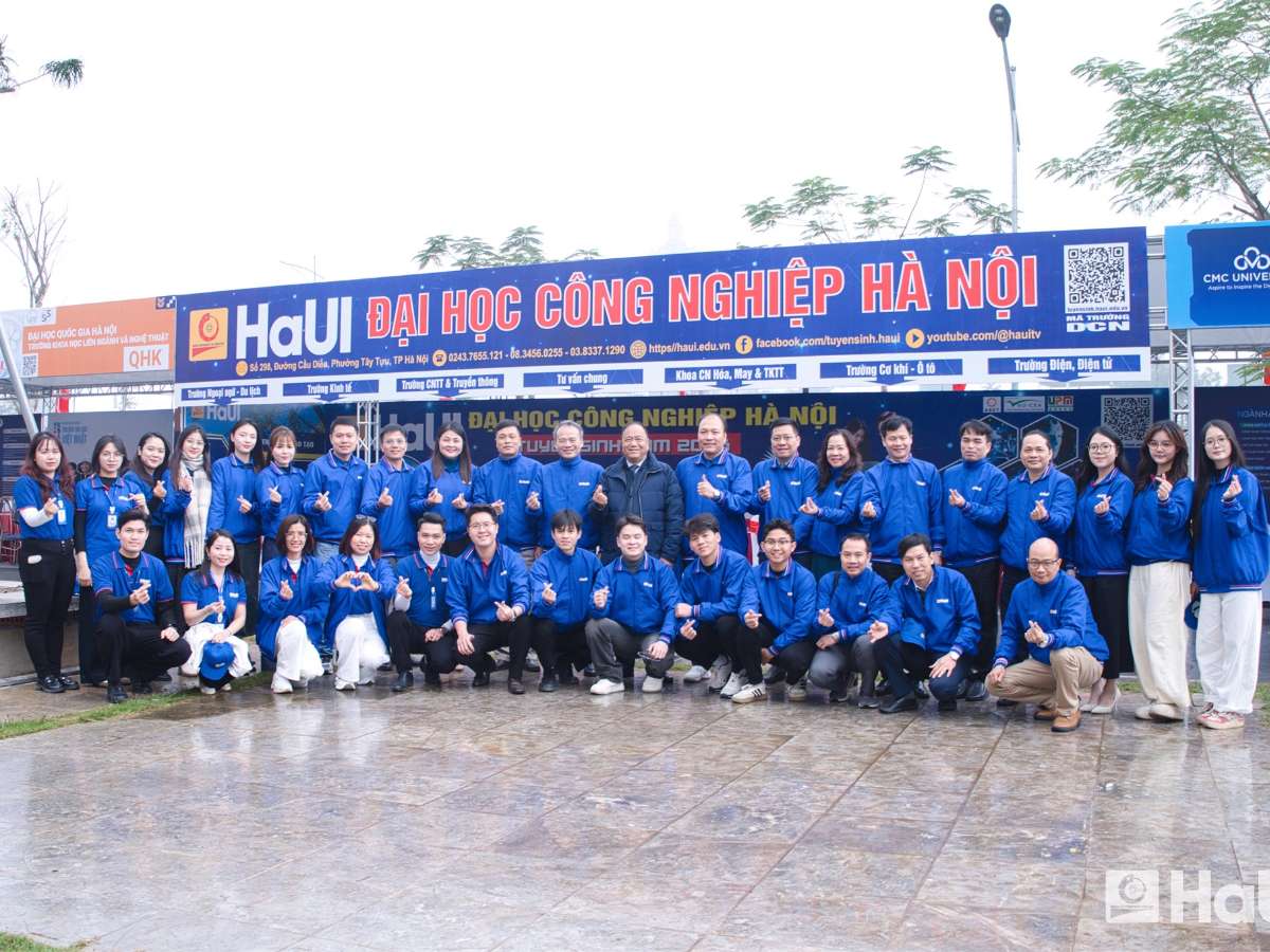 HaUI conducts on-site admissions and career counseling in Phu Tho and Ninh Binh