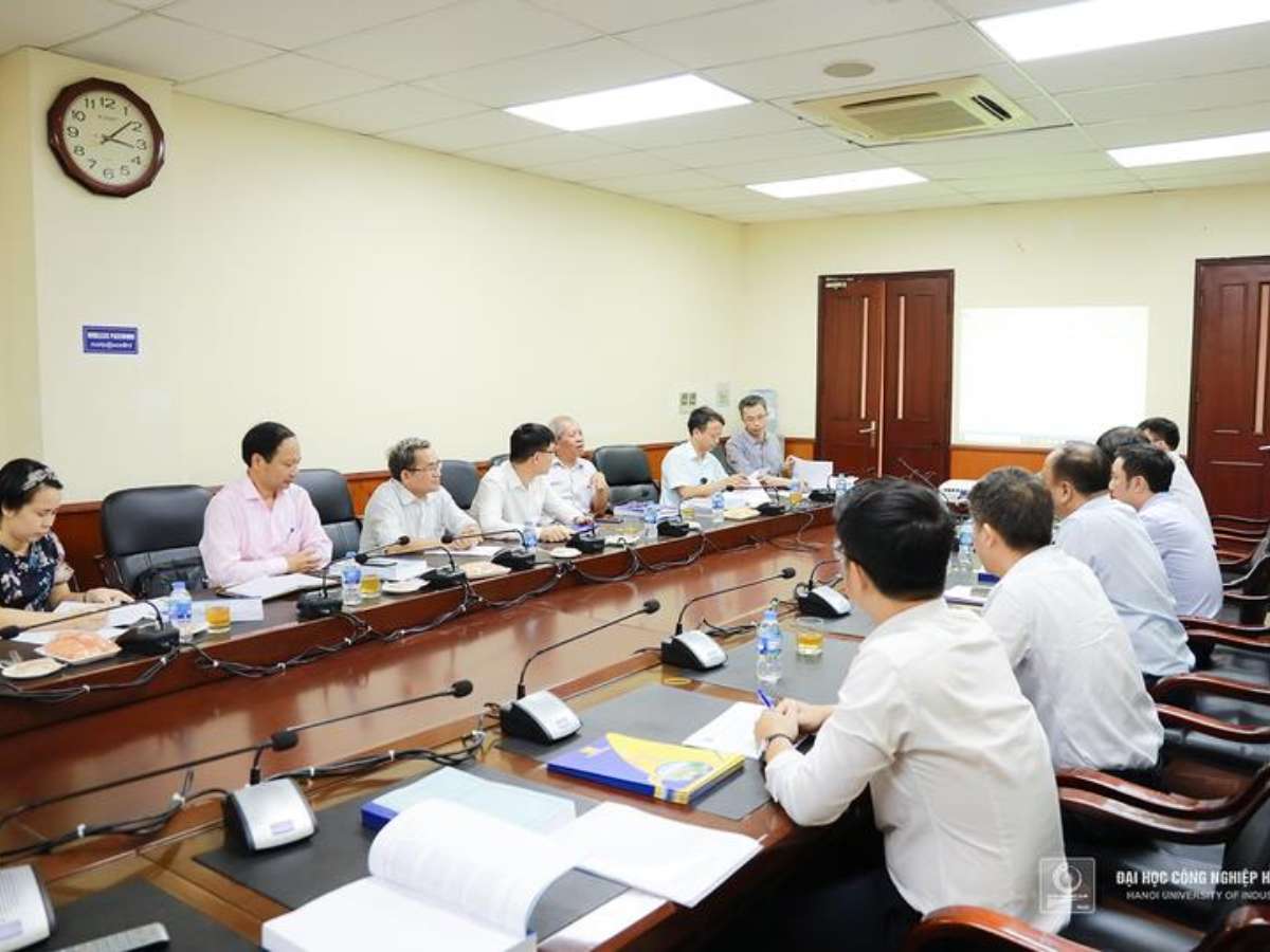 Mastering wide-area air quality monitoring technology through LoRa/IoT