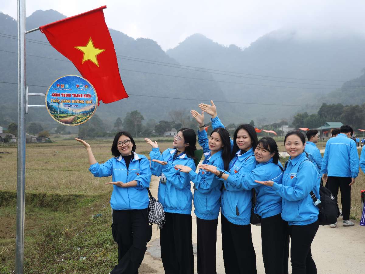 Tổ chức chuỗi hoạt động “Hành trình tuổi trẻ vì cộng đồng”