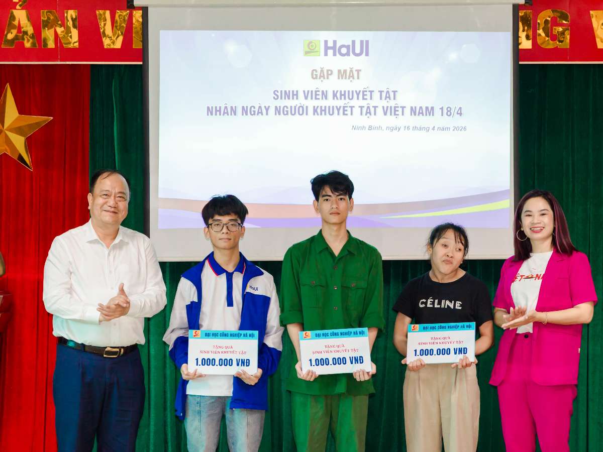 Ấm áp buổi gặp mặt sinh viên khuyết tật: Khi nghị lực được chắp cánh bởi sự tận tâm