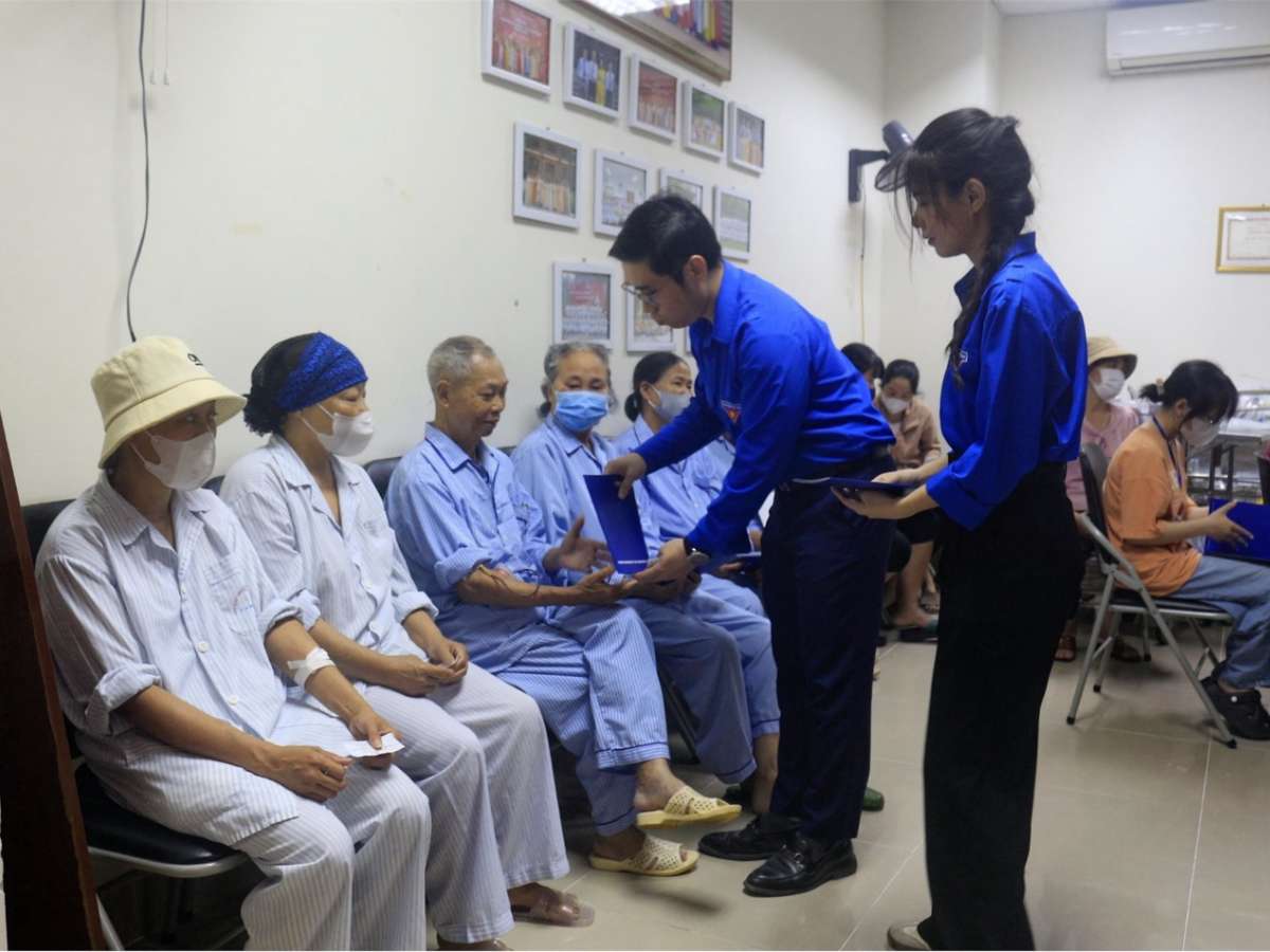 [giadinhxahoi] Dấu ấn đậm nét của tuổi trẻ HaUI từ chuỗi hoạt động ‘Hành trình tuổi trẻ vì cộng đồng’