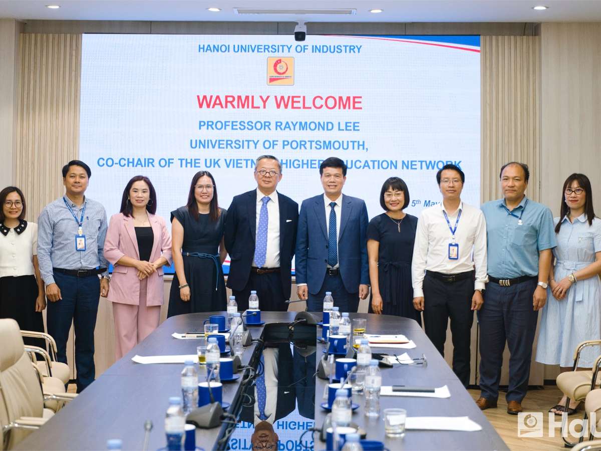 HaUI and University of Portsmouth expand strategic research cooperation