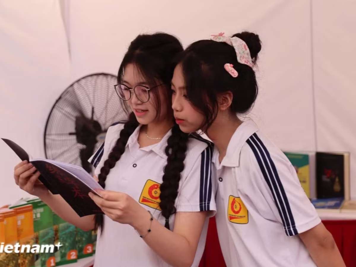 [vietnamplus] Ngày hội Giao lưu văn hóa Việt-Trung: Không gian sôi động kết nối giới trẻ