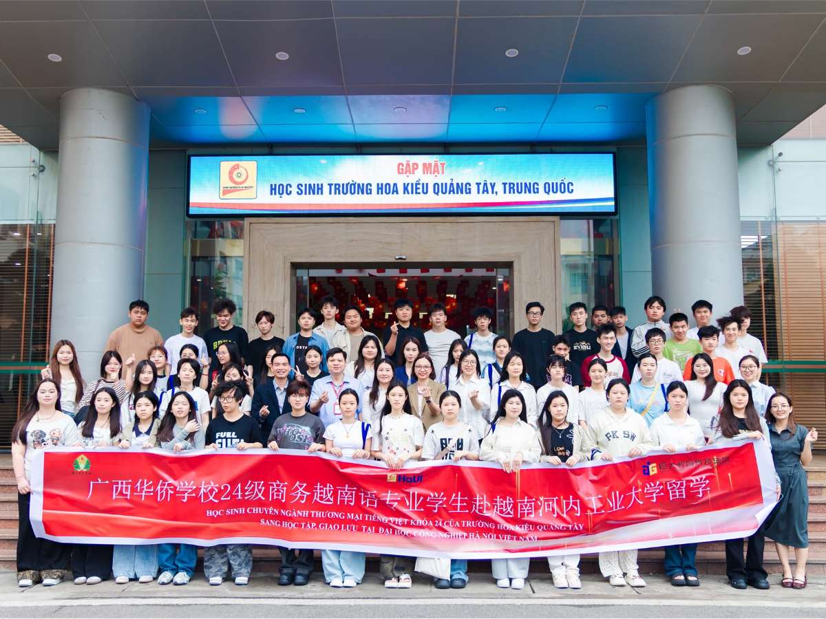 Đón tiếp đoàn cán bộ Trường Hoa Kiều Quảng Tây, Trung Quốc