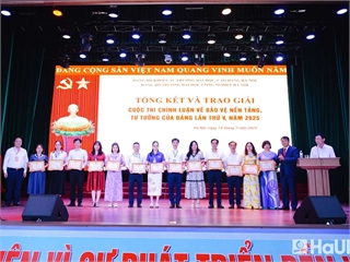 Tổ chức Lễ trao Huy hiệu 30 năm tuổi đảng và triển khai các văn bản của Đảng ủy Đại học nhiệm kỳ 2025-2030