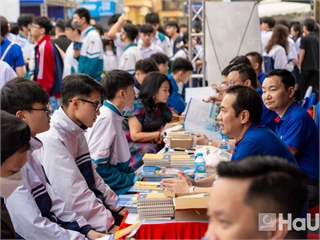 [congluan] Gần 90 trường đại học công bố điểm sàn, dao động từ 15 đến 25 điểm