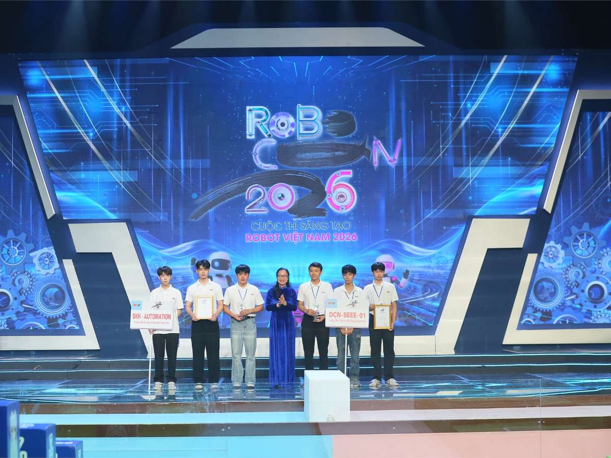 HaUI team DCN-SEEE-01 wins Third Prize at Robocon Vietnam 2026