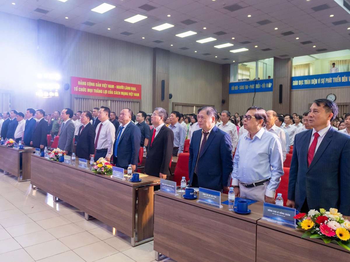 [daibieunhandan] Công bố quyết định trường ĐH Công nghiệp trở thành Đại học