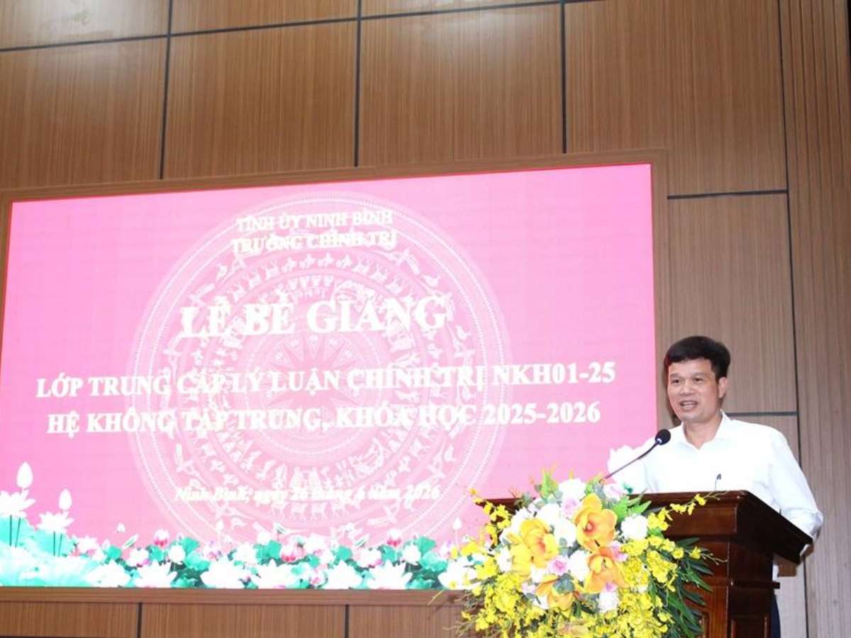 [truongchinhtri] Lễ bế giảng lớp Trung cấp lý luận chính trị hệ không tập trung NKH01-25